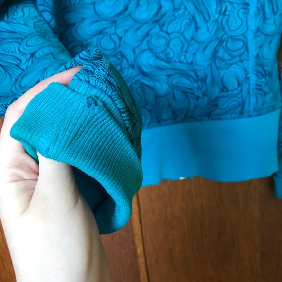 Lululemon Scuba Hoodie - Picture 6 of 6